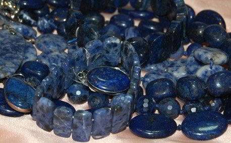 Украшения из натуральных камней лазурита и содалита купить в Украине